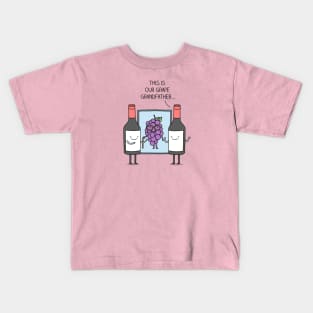 Grape discovery - puns are life Kids T-Shirt